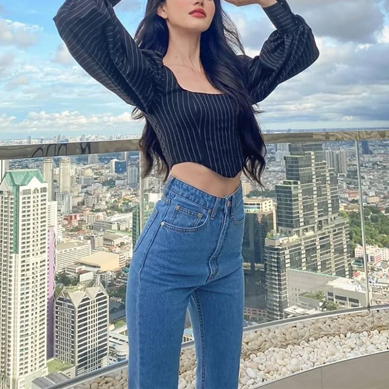 

Женская Асимметричная футболка в полоску, корейский топ темно-синего цвета с квадратным вырезом и коротким рукавом-фонариком, весна-лето 2021