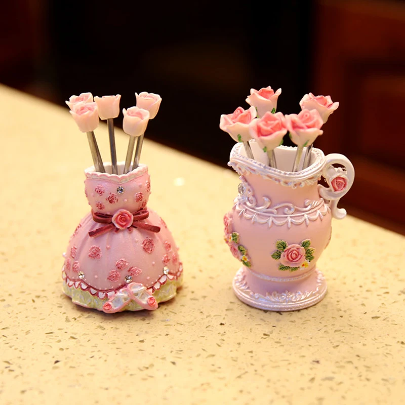 

Kitchen,Dining & Bar