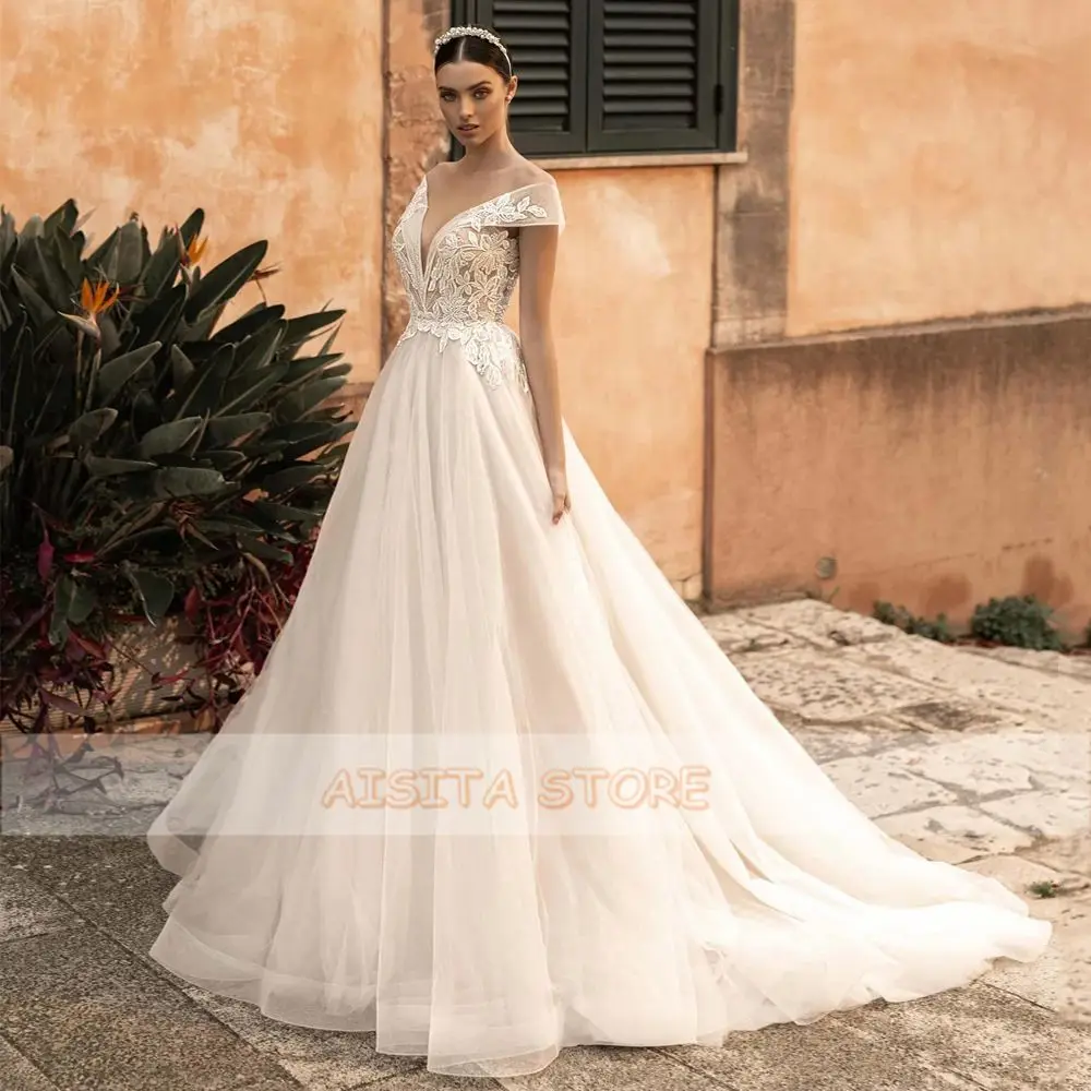 Платье свадебное кружевное ТРАПЕЦИЕВИДНОЕ с V образным вырезом и пуговицами на