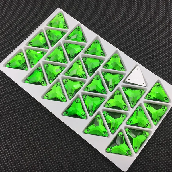 grass green Треугольные стразы с плоской задней частью и 3 отверстиями, стеклянные кристаллы, 12 м, 16 мм, 22 мм, стразы, бусины для свадебного платья, обувь, сумки, сделай сам, отделка - Цвет: grass green