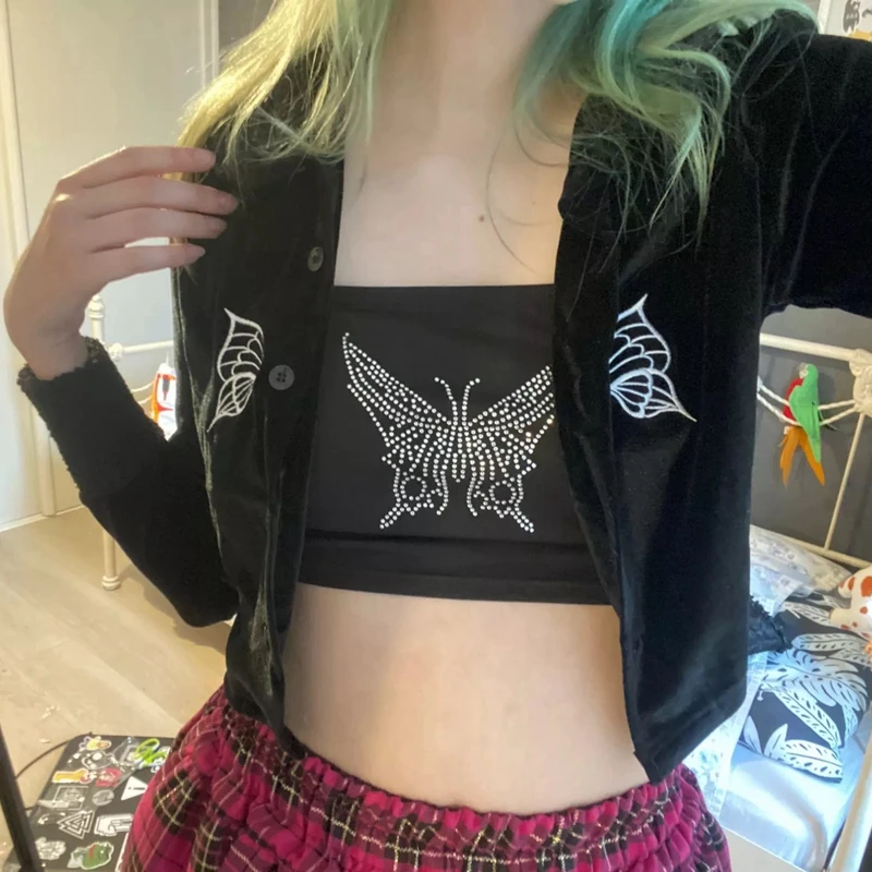 

Куртка женская осенняя черная на пуговицах с длинным рукавом и принтом бабочки