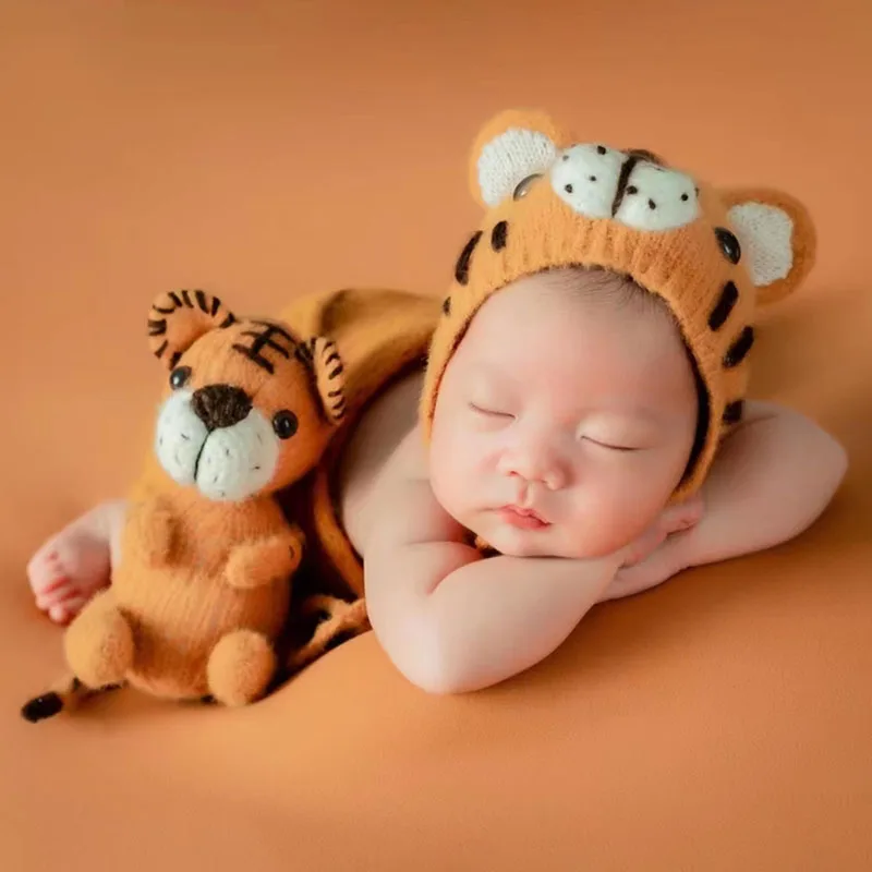 ❤️CYMMHCM Newborn Photography Props Cute Tiger Hat+Doll 2Pcs/set Baby Photo Accessories Studio Infant Shoot Crochet Knitted Cap