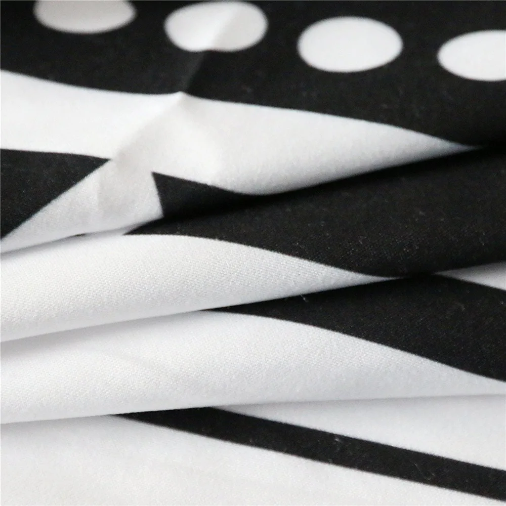 Новинка пододеяльник с треугольными полосками черного и белого цветов