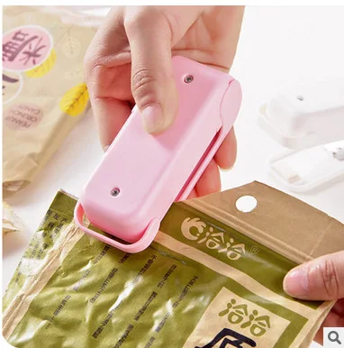 

Mini Portable Sealing Machine Snack Sealer Food Packaging Heating Meachine Vacuum Sealer for Biscuit Dessert Bag Sealing Machine