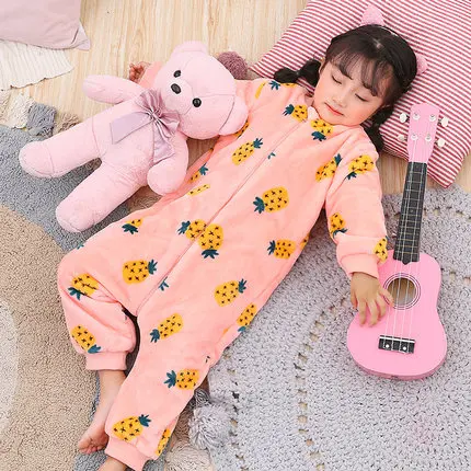 Зимняя теплая детская одежда для сна мальчиков комбинезон с мультяшным принтом