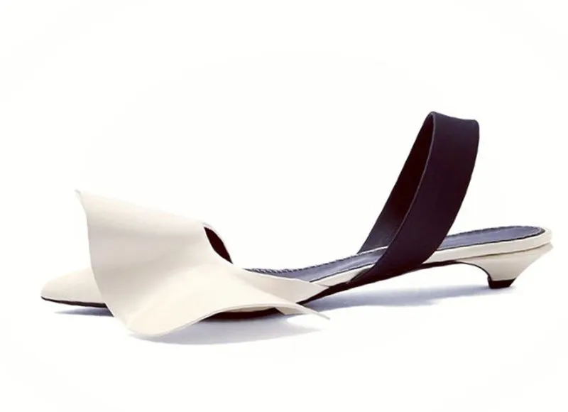 Босоножки женские кожаные с оборками и острым носком 2019 | Обувь