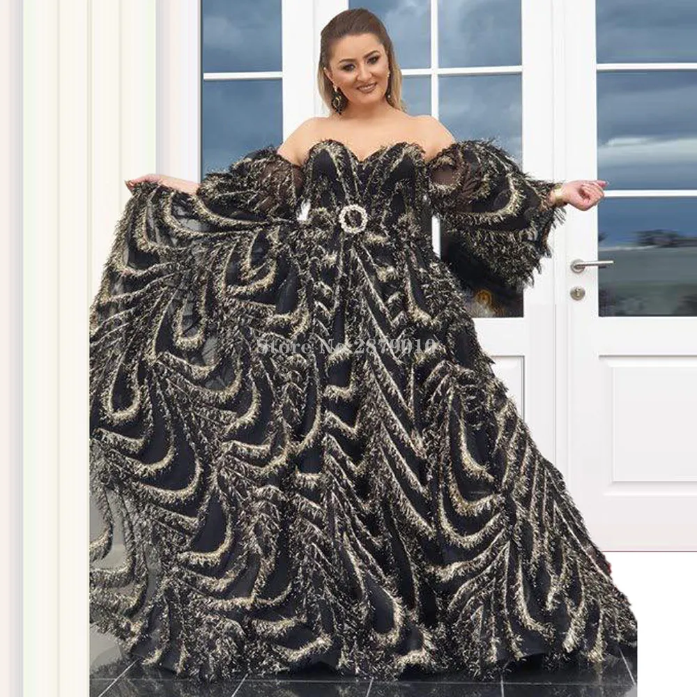 Черное вечернее платье средней длины трапециевидной формы для выпускного вечера