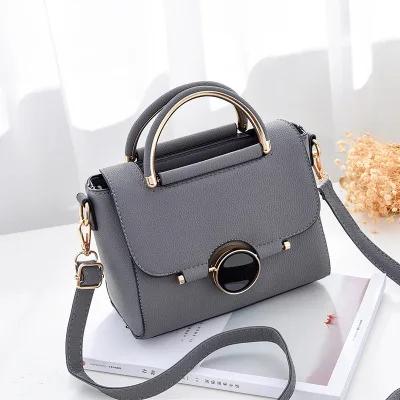 New style handheld small square bag single shoulder oblique cross chain bar Korean version women's minority |