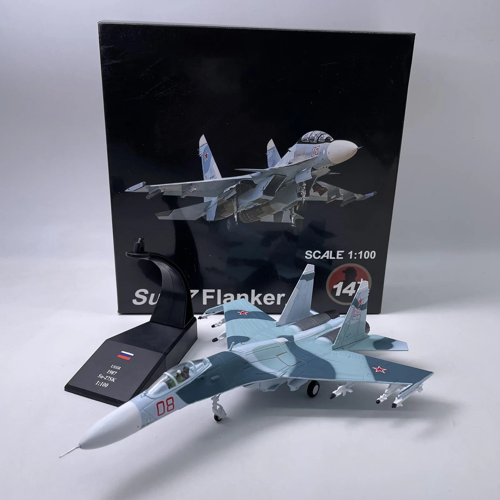 

Russian Airlines Flanker Sukhoi Su-27 Airplane Model 1: 100 Scale Heavy