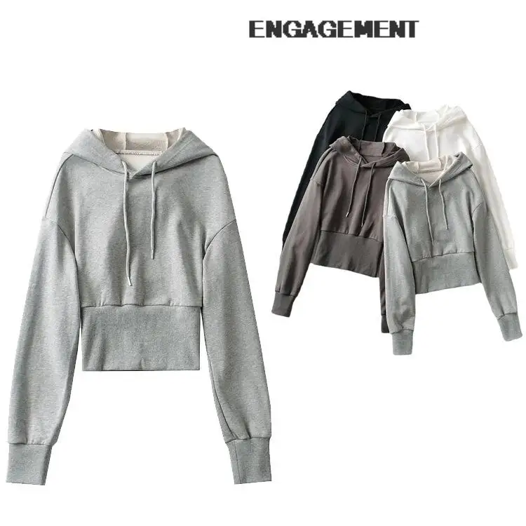 

Hoodies & Sweatshirts