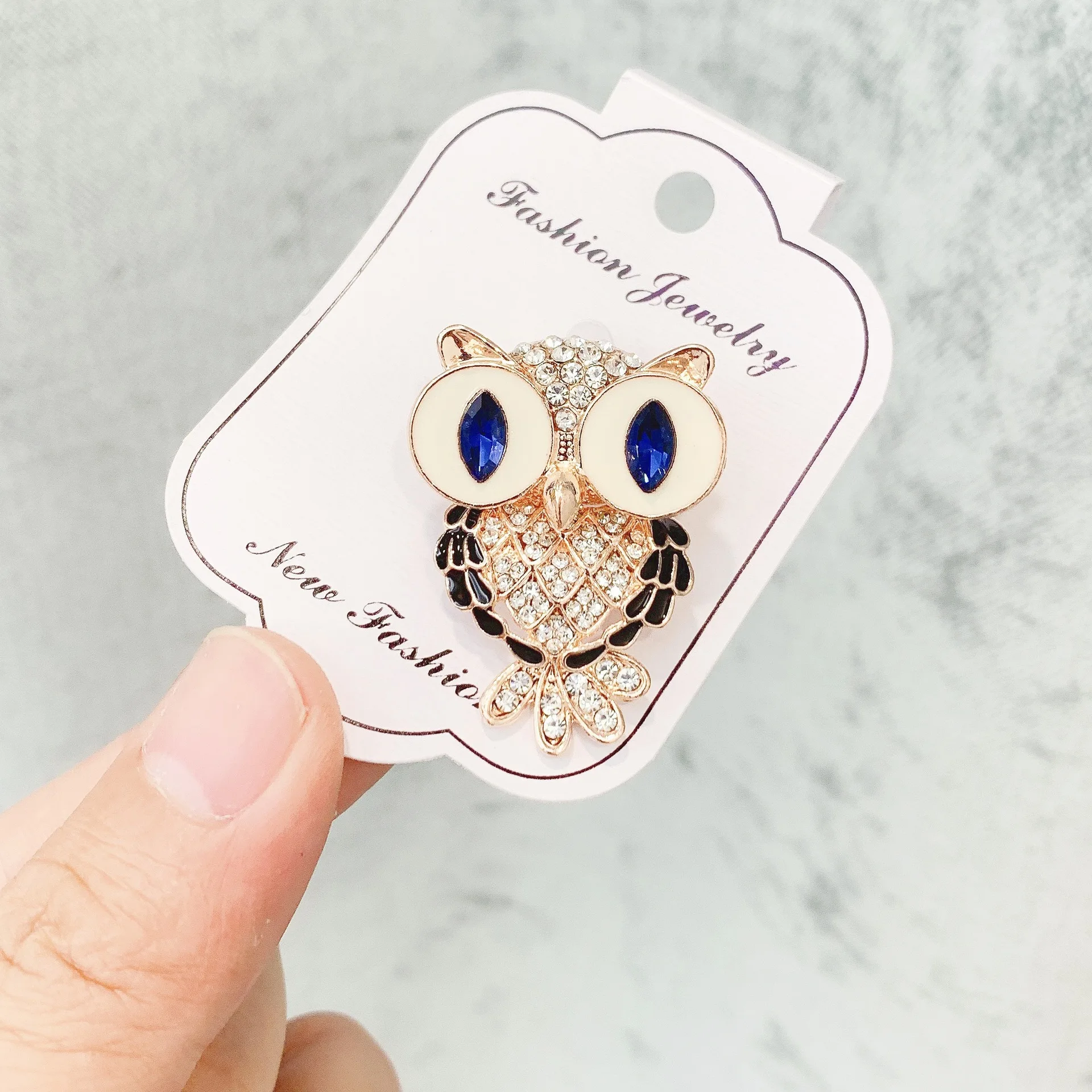 

Fashionable colorful owl inlaid rhinestone brooch female noble fashion luxury clothing accessories anti-glare wild brooch