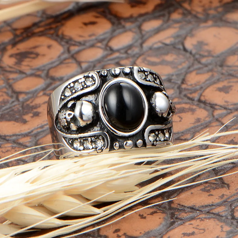 

Punk Retro Horror Skull Ring Gothic Domineering Men's Inlay Black Semi Precious Stone Ring Trend Men's Motorcycle Party Jewelry