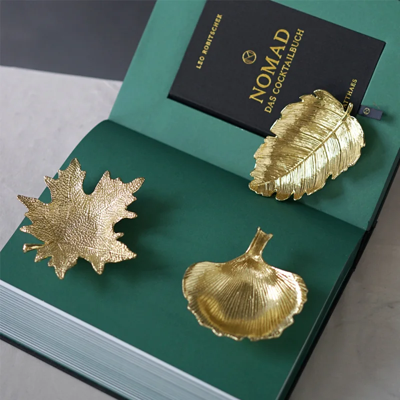 

European Leaf Tray Ornaments Creative Luxury Golden Leaf Jewelry Storage Tray Decoration Home Living Room Desktop Craft Gifts