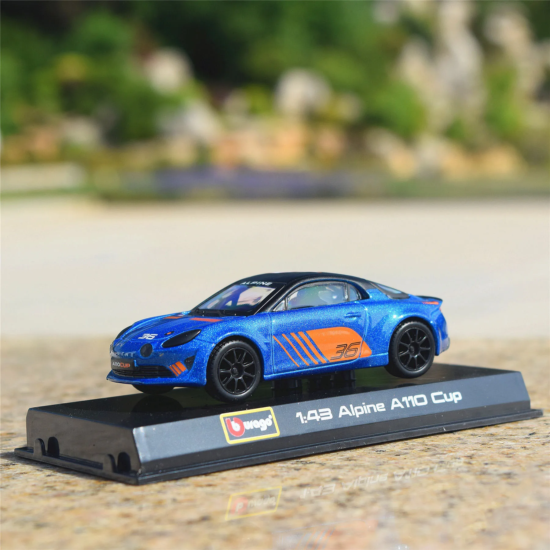 Bburago 1:43 Renault Alpine A110 Cup Simulation alloy super toy car model For with Steering wheel control front wheel