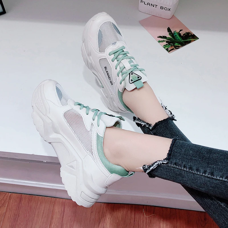 

Кроссовки женские сетчатые, увеличивающие рост, на шнуровке