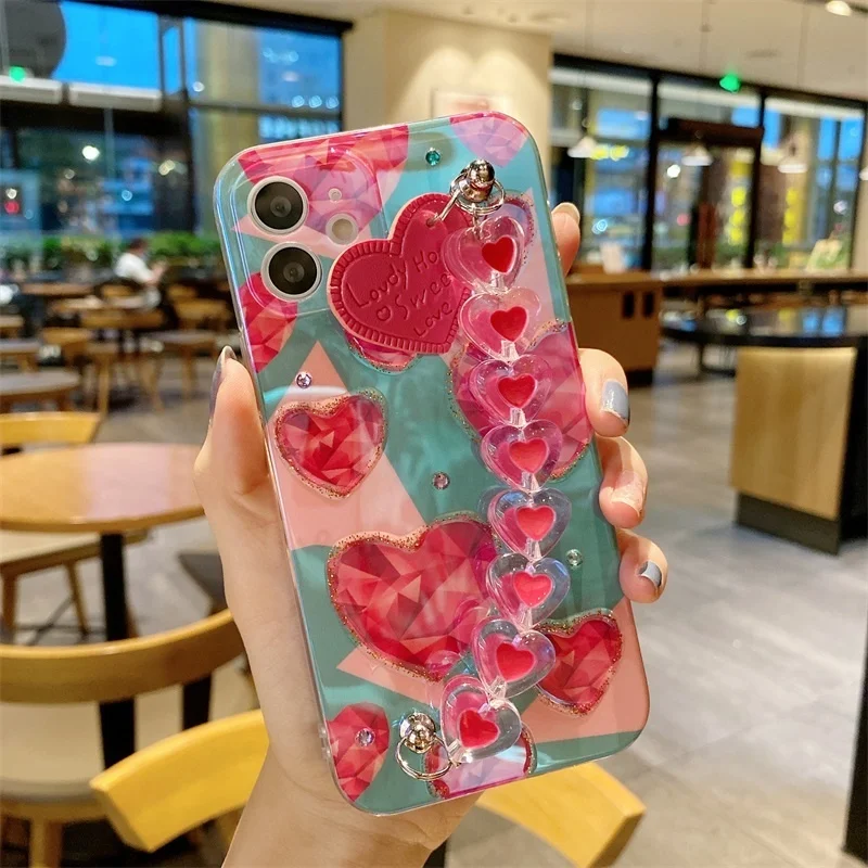 

INS Fashion Glitter Love Heart Bracelet Phone Case For Iphone 13 12 11 Pro Max X XR 7Plus Cute Diamond Colorful Chain Soft Cover