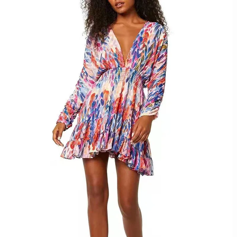 

Шифоновое платье-трапеция с цветовым принтом, V-образным вырезом и высокой талией