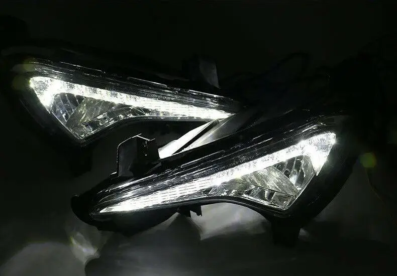

Car LED Daytime Running Lights DRL /Turn Signal Lamp For Hyundai Verna 2014-2016