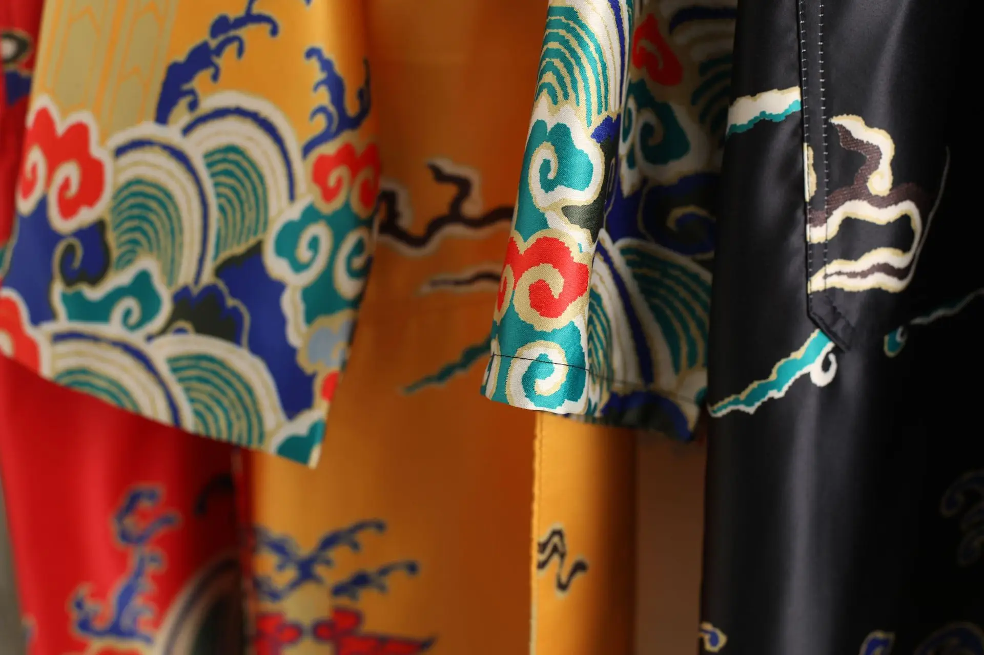 

Men's Dragon Robes Long Causal Trench Coat Outerwear Chinese National Costume Male Cardigan Jacket Spring Autumn Overcoat