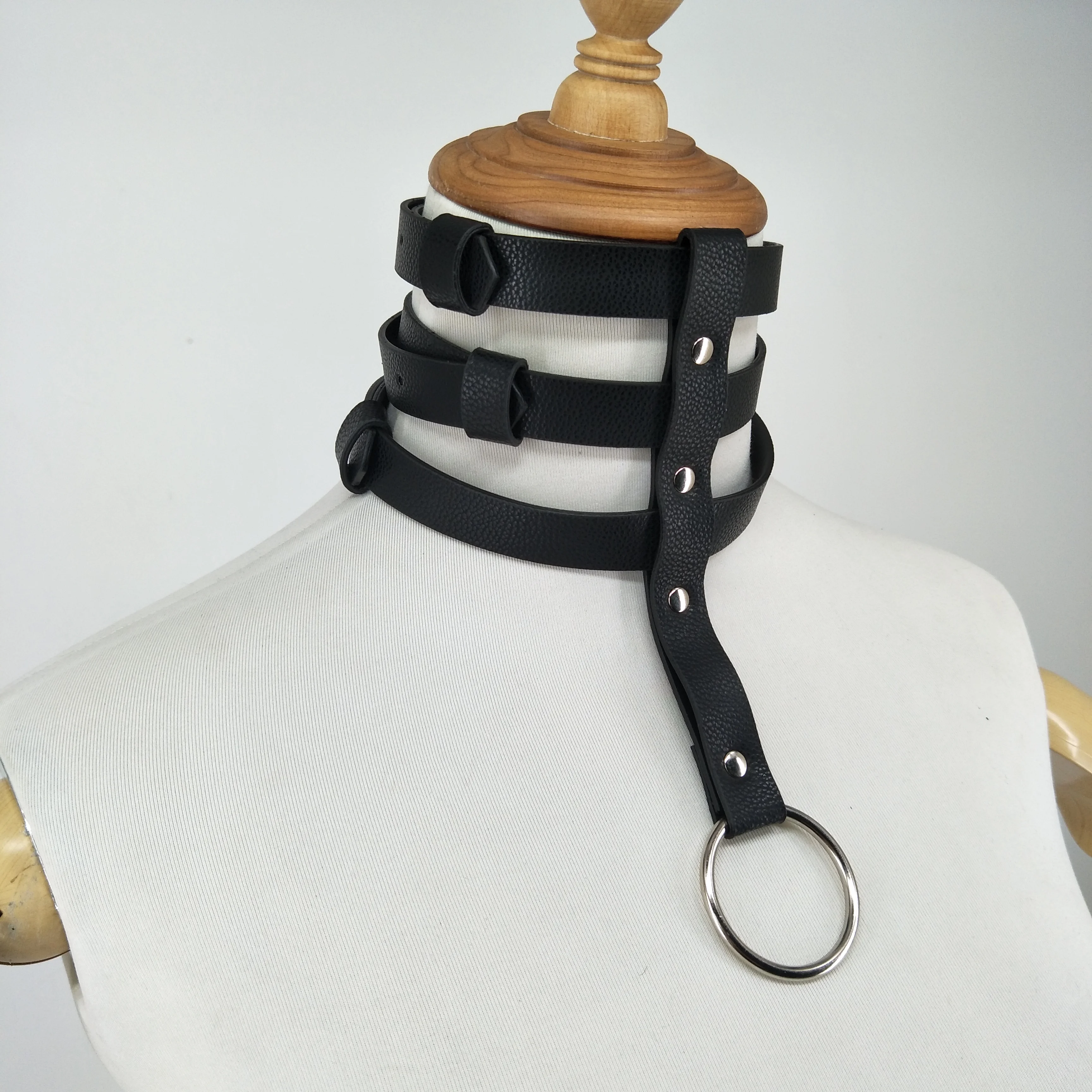 UYEE фетиш из искусственной кожи слоя воротник шейные платки Регулируемый Ремни