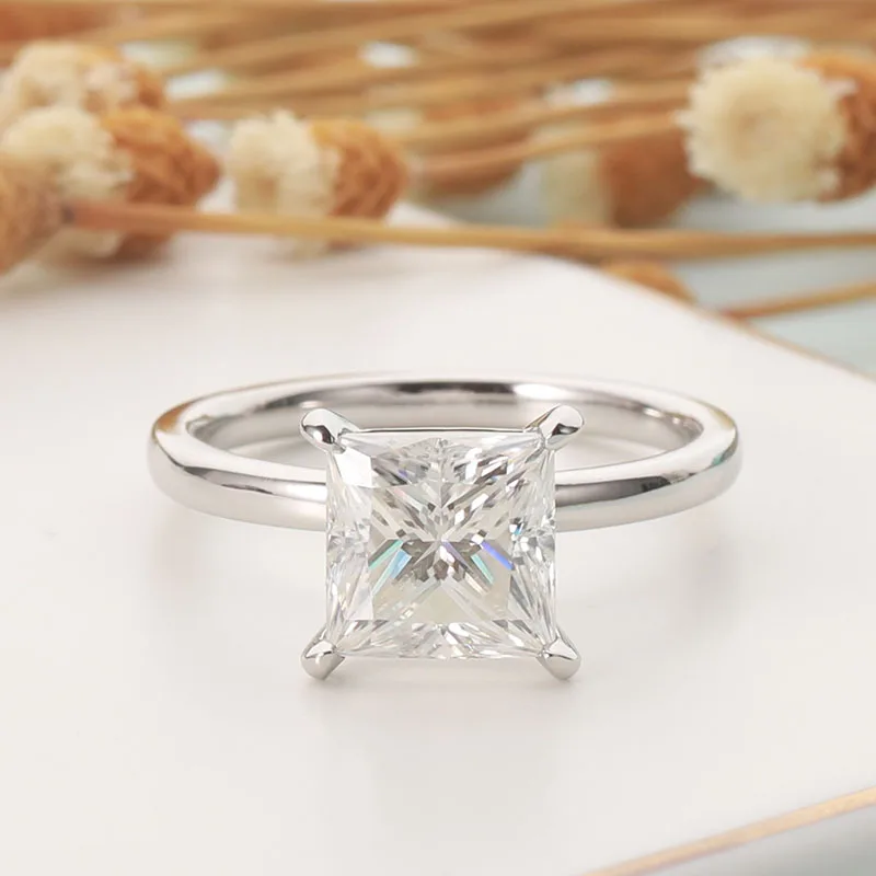 Кольцо женское Платиновое с муассанитом 3 карата 8 х8 мм