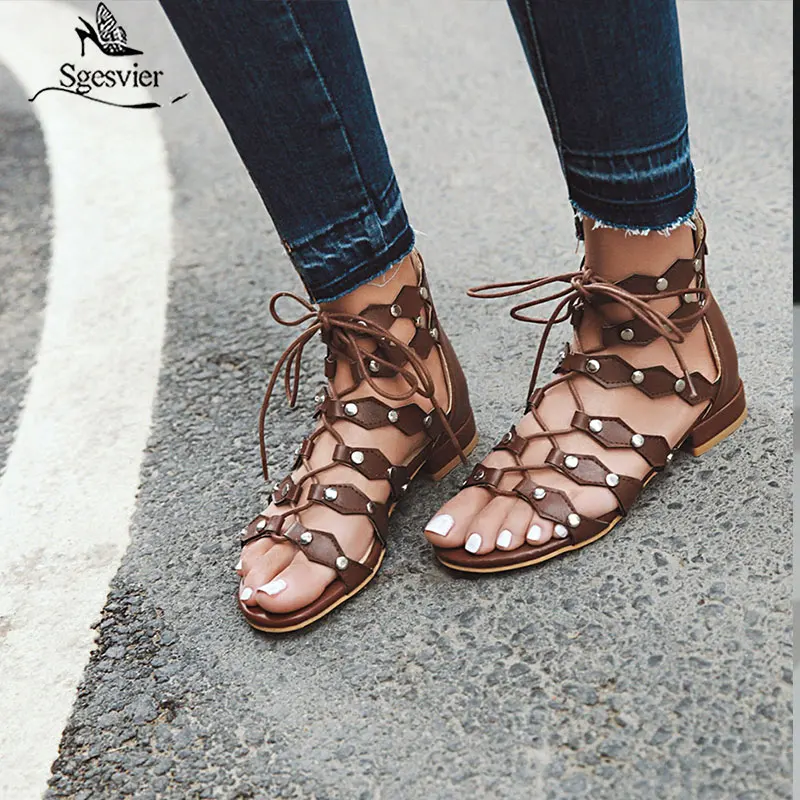Женские сандалии гладиаторы на шнуровке с открытым носком плоской
