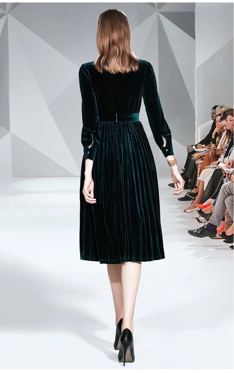 Осенне-зимнее платье с золотыми пуговицами бархатное винтажное во французском