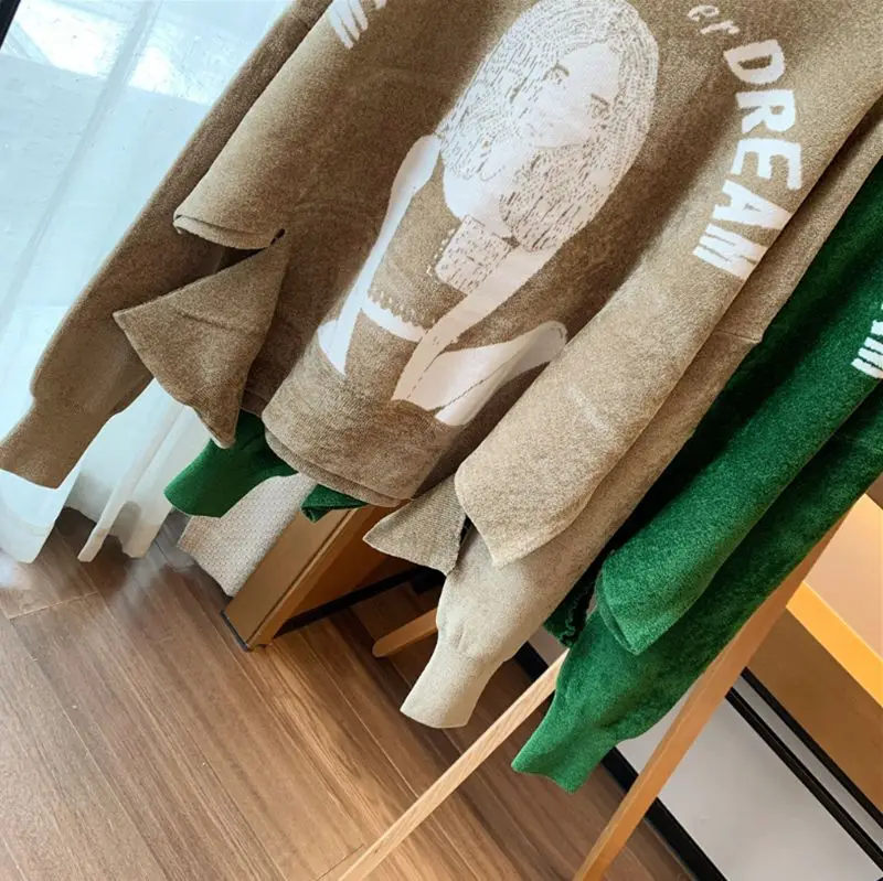 

Autumn 2020 New Hole Hollow Girl Avatar Letter Cartoon Round Neck Pullover Knitted Sweater Women