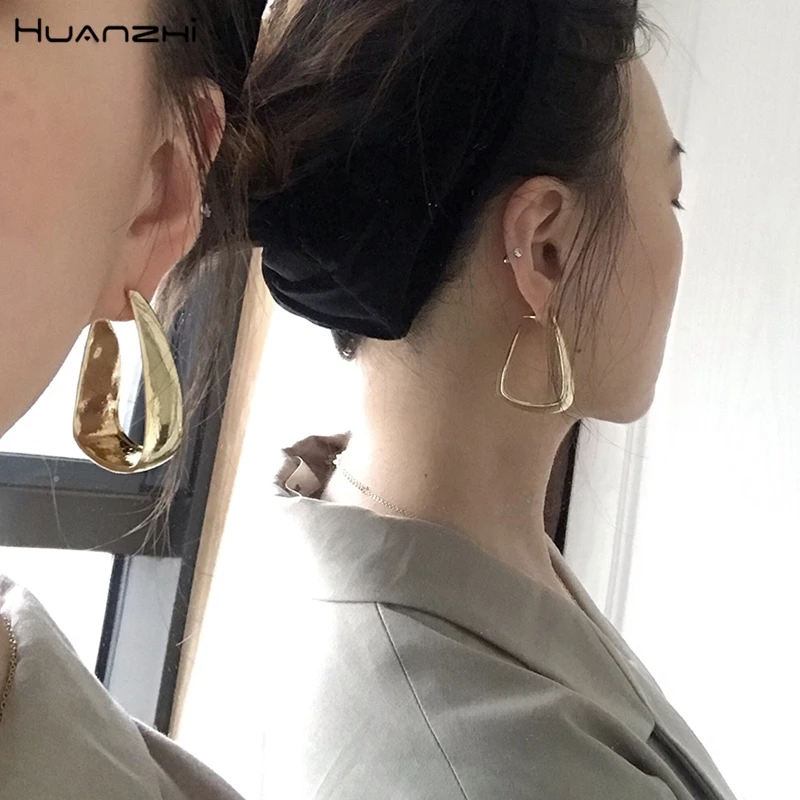 Женские асимметричные серьги гвоздики HUANZHI большие золотистые геометрические