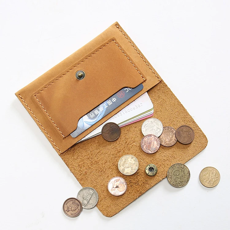 Минималистичный кошелек из натуральной кожи для кредитной карточки