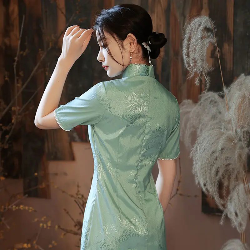 Женское облегающее платье средней длины элегантное винтажное зеленое в