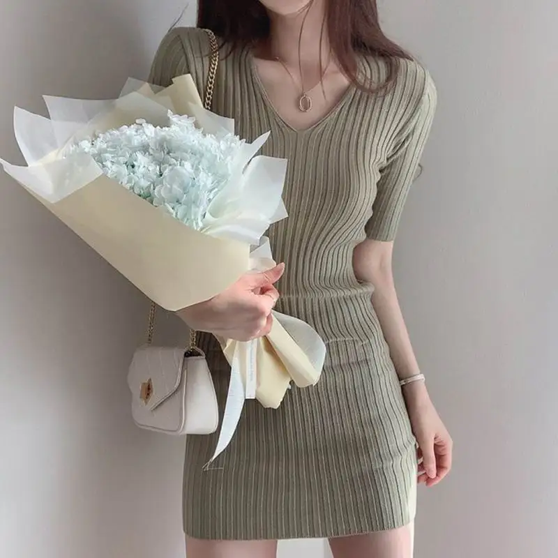

HFJ Korean Chic Temperament Dress Shows Thin V-neck Dresses Slim Pit Bar Buttocks Small Screw Thread Cool Silk Knitted Female