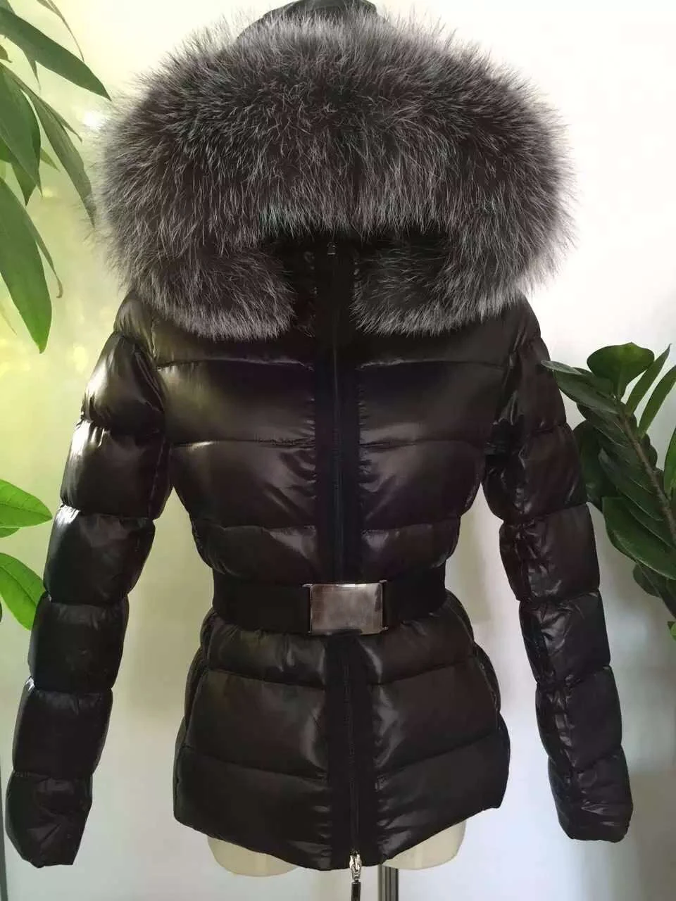 Женское пуховое пальто, женский красный, черный, большой воротник из меха серебристой лисы, пуховик с капюшоном, женская зимняя куртка, пальто, теплая женская пуховая парка