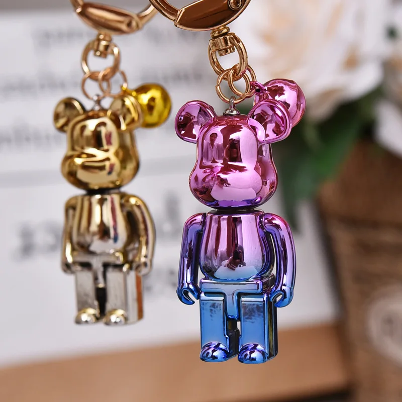 Ключница-медведь с креплением на сумку "Веселый медведь" – подвеска для ключей и украшение на цепочке в виде медведя в карикатурном стиле в подарок для мужчин и женщин.