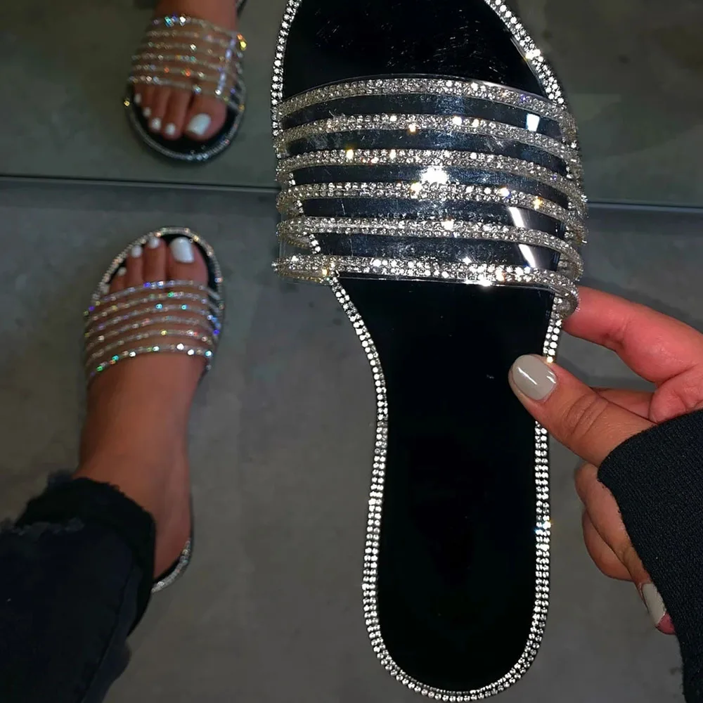 Шикарные тапочки со стразами Женская обувь Летние пляжные шлепанцы 2020 года