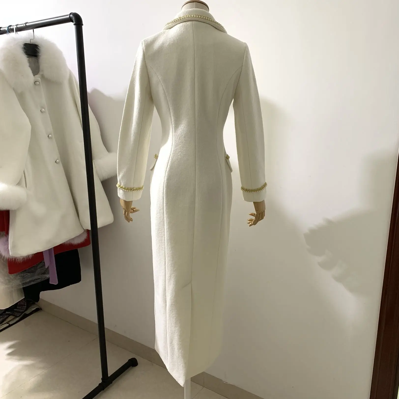 Женское тонкое шерстяное пальто стеганая сетчатая парка с бисером верхняя