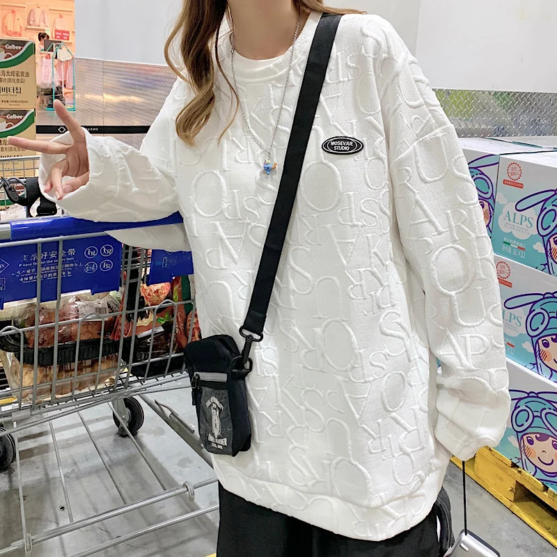 Женский свитер из пенопласта с вогнутыми-выпуклыми трехмерными буквами | Женская