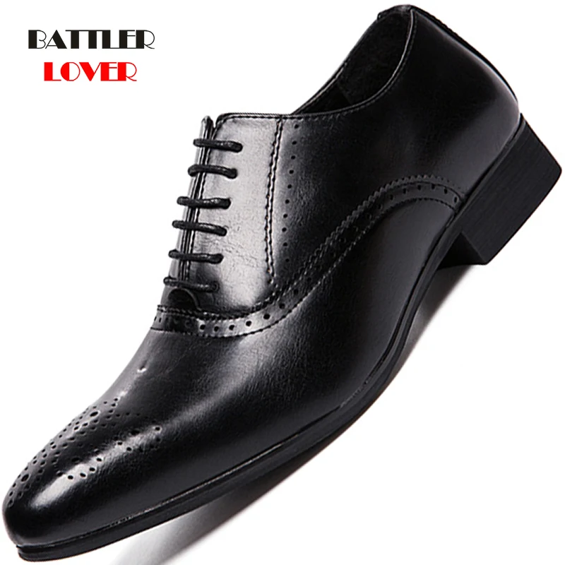 

Men Fashion Leather Brogue Dress Shoes Pointed Oxfords Derby Shoes For Male Lace Up Designer Luxury Bullock Formal Wedding Shoes