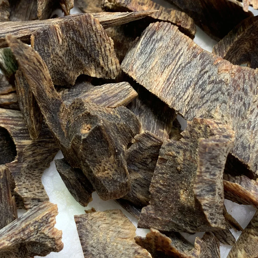 

Wholesale Genuine Chinese Kynam Chips not sinking kyara kinam oudh wood natural incense aroma room fragrance burner heating