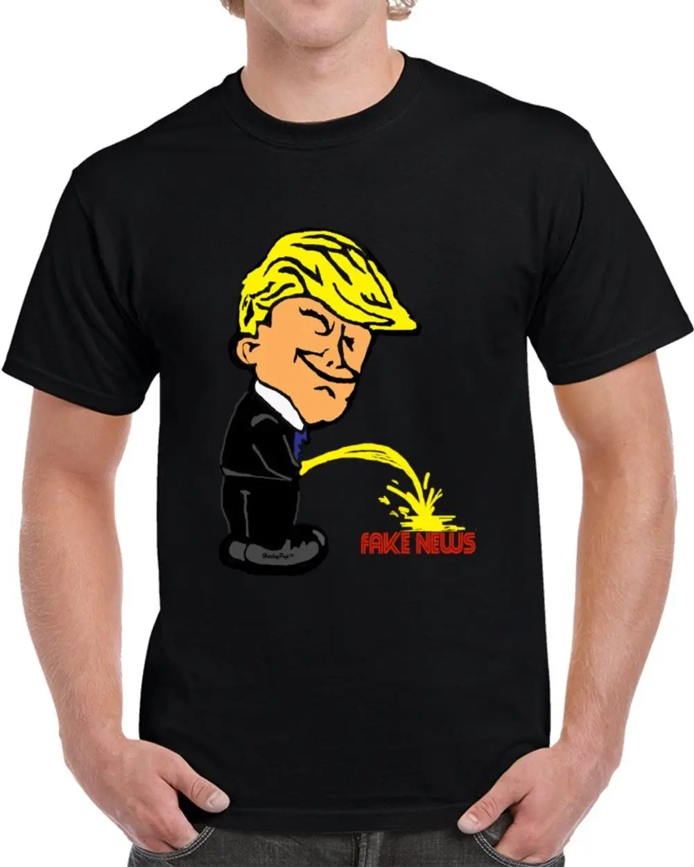 Трамп Писающий на Поддельные новости черный Мужская футболка классная