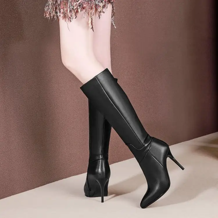 Высокие сапоги с острым носком на тонком каблуке зимние кожаные высоком 9