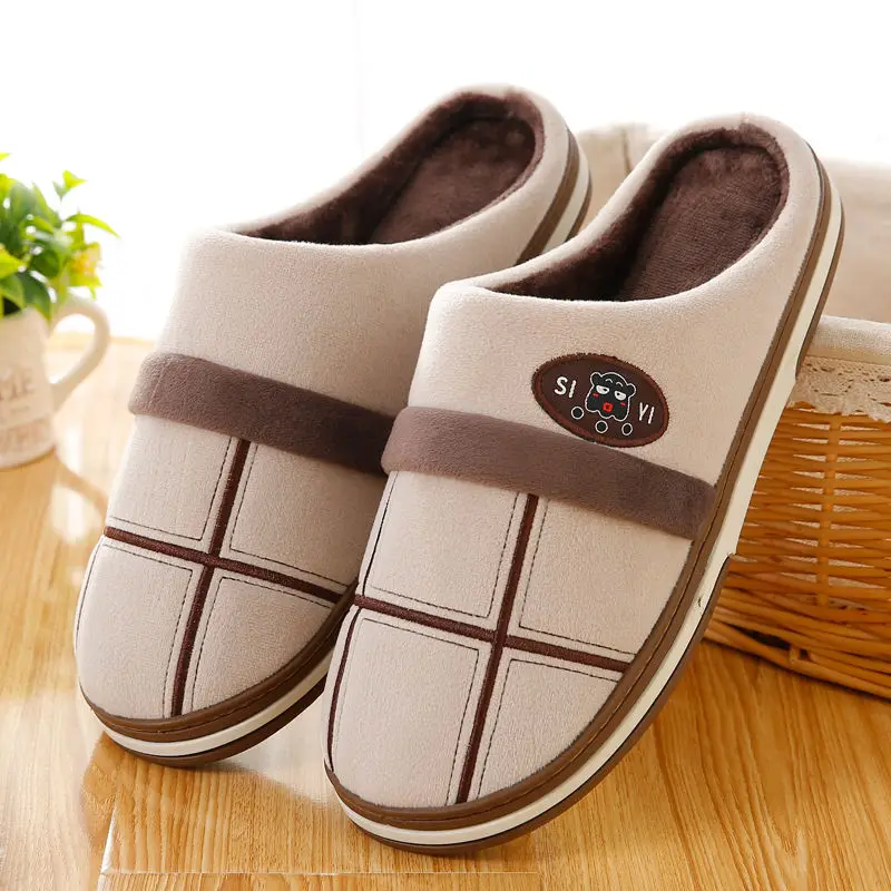 Designe lattice men's winter slippers short plush shoes for man indoor furry slides 2021 fashion