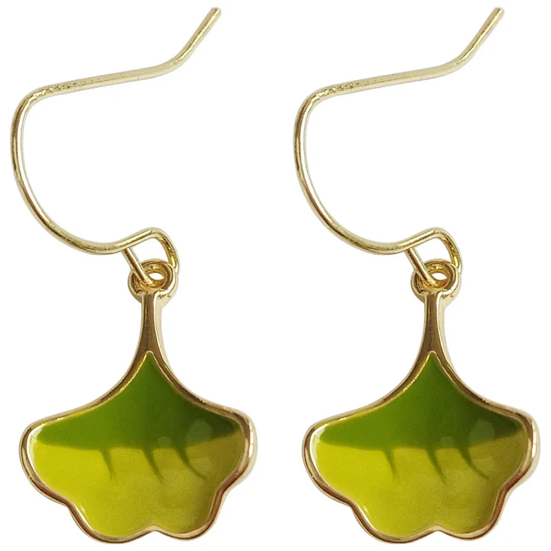 

Creative cute ginkgo leaf small fresh earrings simple Korean version green enamel drop earrings fairy jewelry gifts