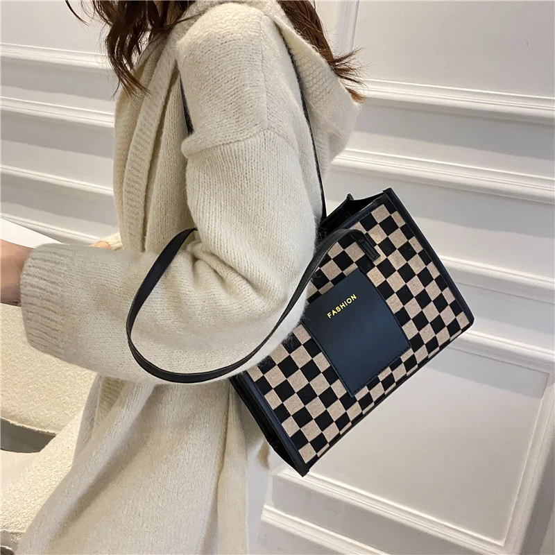 

Large Capacity Autumn and Winter Bag Women's New Fashion Single Shoulder Bag Net Red Lattice Commuter Tote Bag