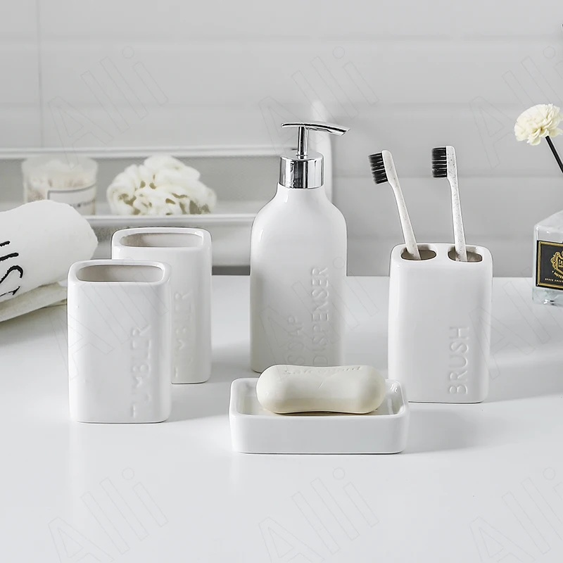 

Simplicity Ceramic Bathroom Accessories Pure White Decorative Desktop Shampoo Container European Home Five-piece Bathrooms Sets