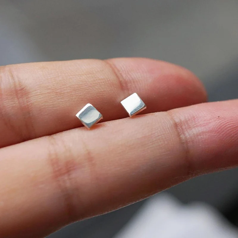 Laramoi простые серьги гвоздики для женщин Геометрические Квадратные из