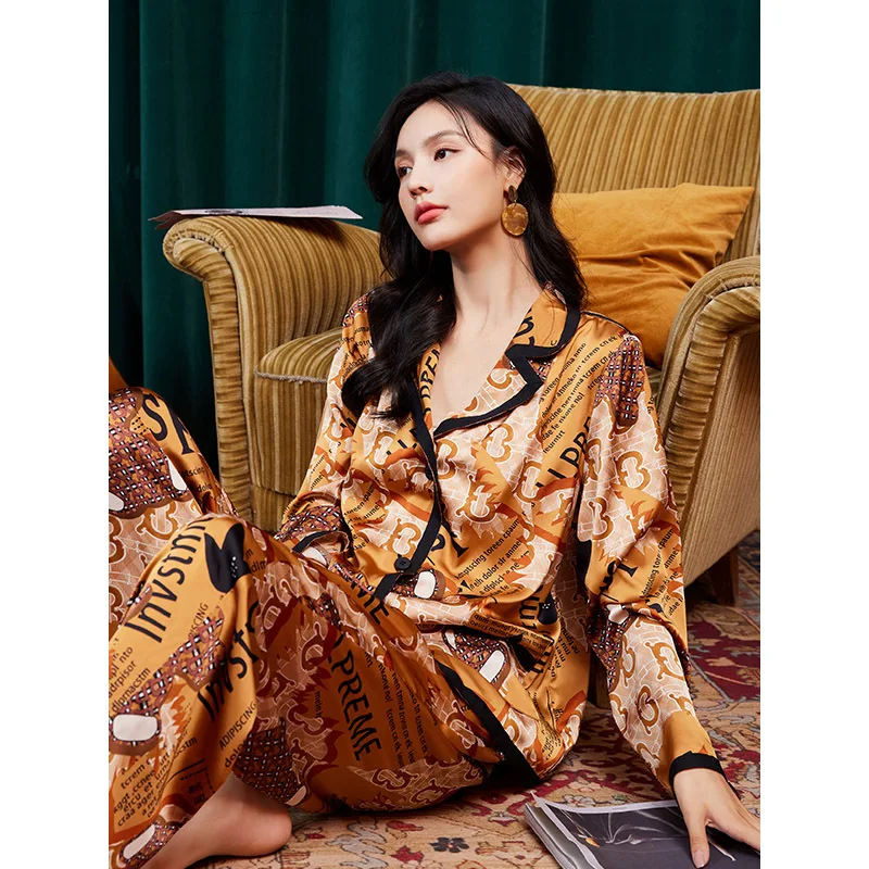 

Maison Gabrielle 2021 Fall Winter Printed Pajamas Set Loungewear Sleepwear for Women 2 Pieces Silk Satin Long Sleeve Pyjama