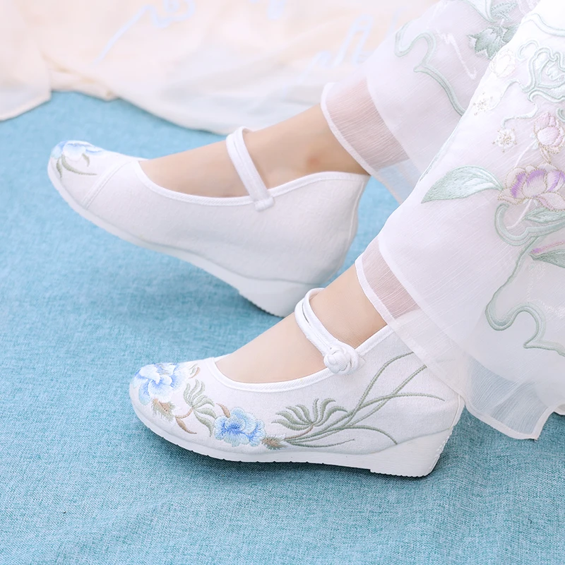 

Туфли женские Laidianmei Hanfu на каблуках с косым носком, с вышивкой в китайском стиле