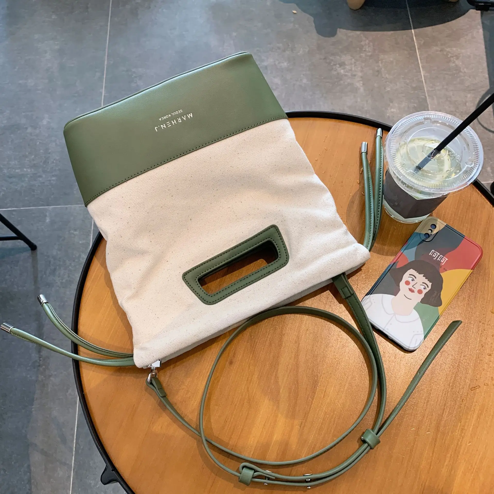 

Designer autumn and winter canvas with PU single shoulder cross slug portable bucket bag for women