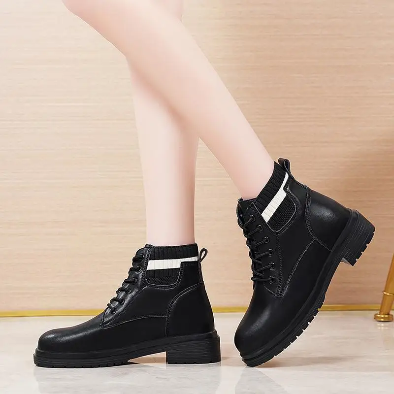 

Winter Women Boots Flat Brushed Keep Warm Classics Black Women Martin Boots Non-slip Students Size 35-40 Mujer Leisure Shoes